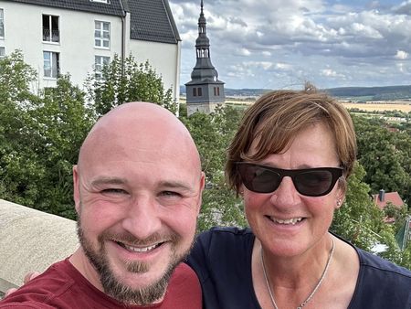 Nick und seine Mutter zum Start des Kyffhäuserweges in Bad Frankenhausen