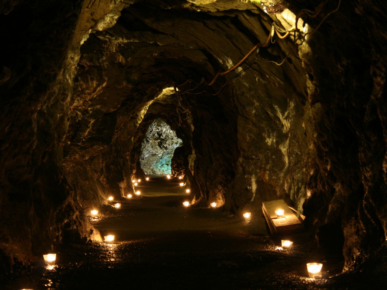Roeder Stollen underground Advent