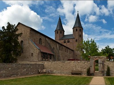 Kloster Drübeck - Ansicht vom Stiftsgarten auf die Kirche St. Vitus