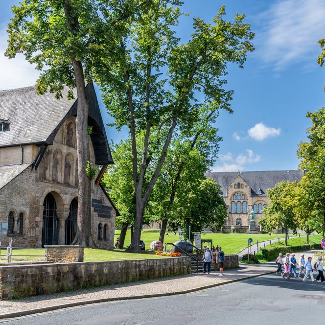 Kaiserpfalz mit Domvorhalle in Goslar