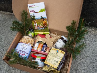 Typisch Harz-Genussbox 2025 - Produkte in der Präsentbox