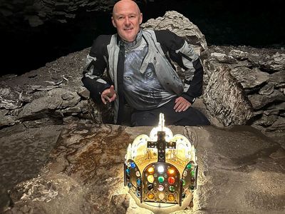 Wolf auf dem Thron von Kaiser Barbarossa