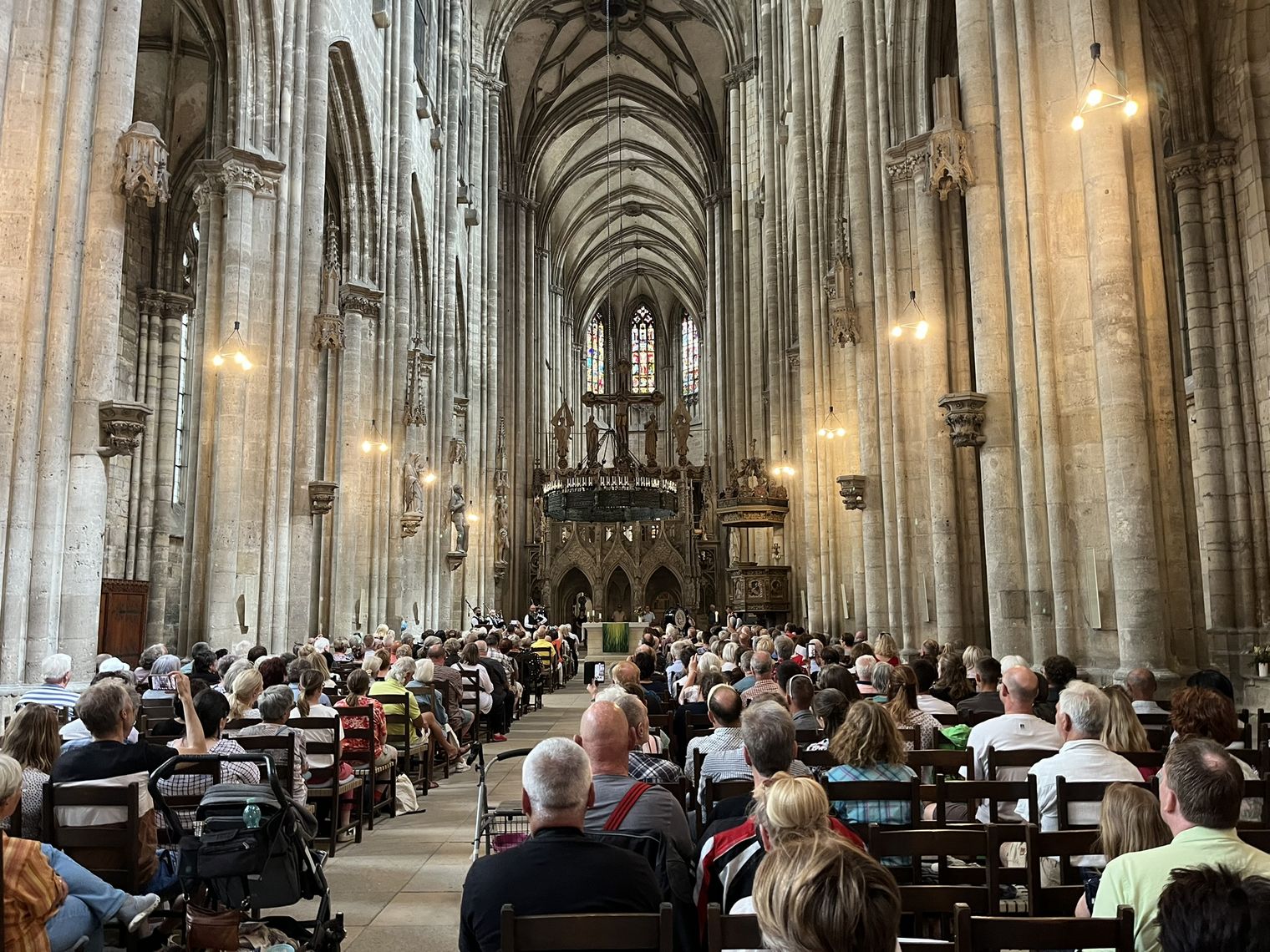Ton am Dom