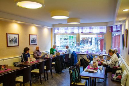 Typisch Harz – Bäckerei Dornemann Osterode | Blick ins Café