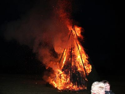 Osterfeuer in Tanne