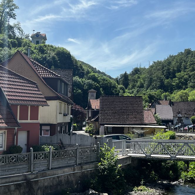 Rundum den Glockenturm - Ortsansicht Zorge - Gemeinde Walkenried.jpeg