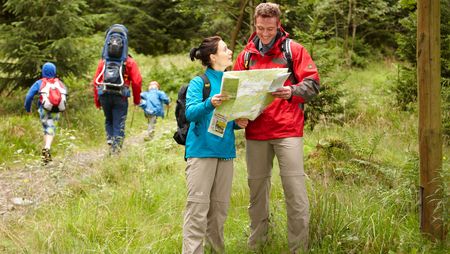 Groß und Klein erfreuen sich an der Vielzahl der Wanderwege im Nationalpark Harz.