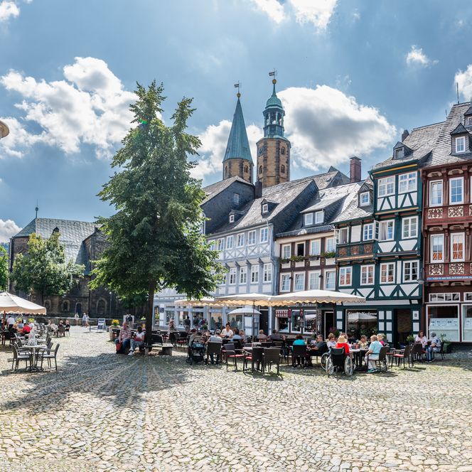 Über den Schuhhof in der Goslarer Altstadt schlendern