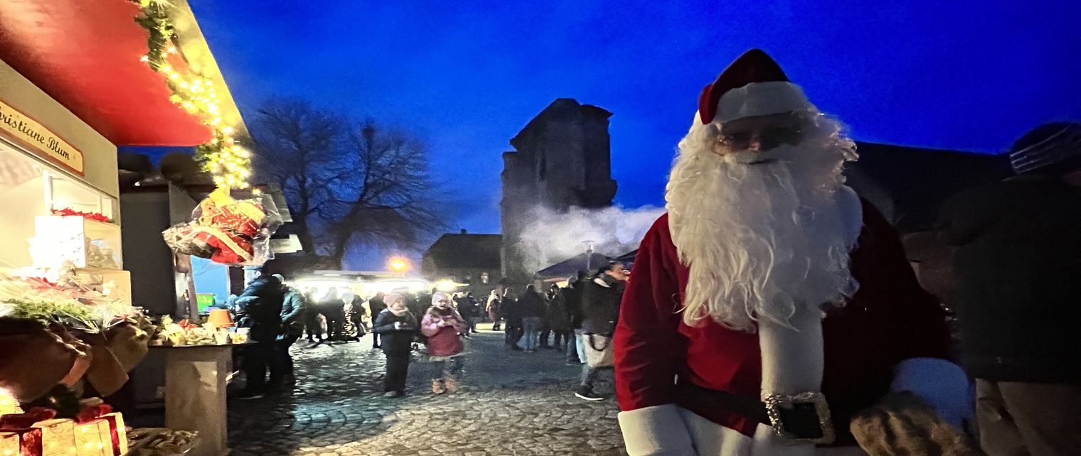 Santa Claus on the W. 