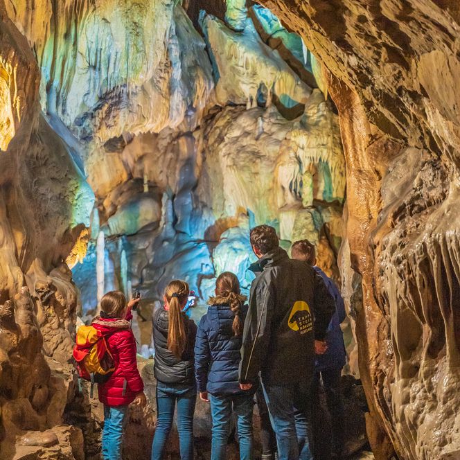 Taschenlampenführung in den Rübeländer Tropfsteinhöhlen