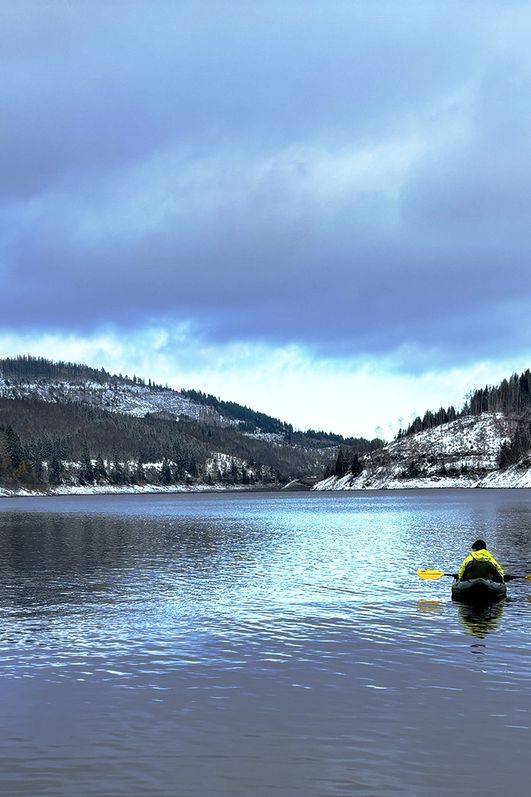 rafts on trails - Winter an der Okertalsperre