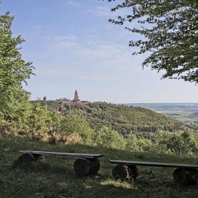 Kyffhäuserwanderweg mit Blick zum Kyffhäuser-Denkmal