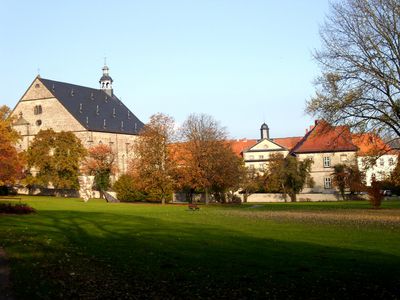 Klosteransicht aus Park